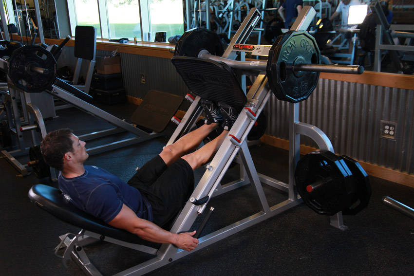 Calf Press On The Leg Press Machine — start position