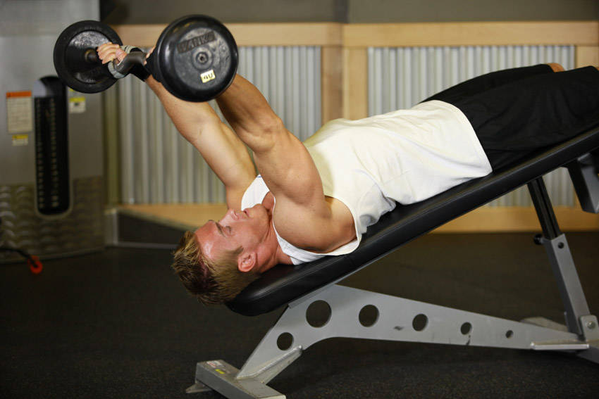 Decline EZ Bar Triceps Extension — start position