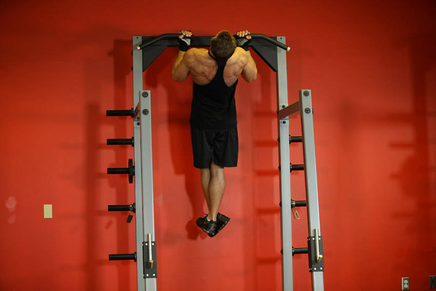 Gironda Sternum Chins — end position