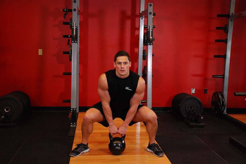 Kettlebell Sumo High Pull — start position