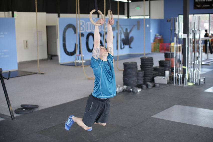 Kipping Muscle Up — start position