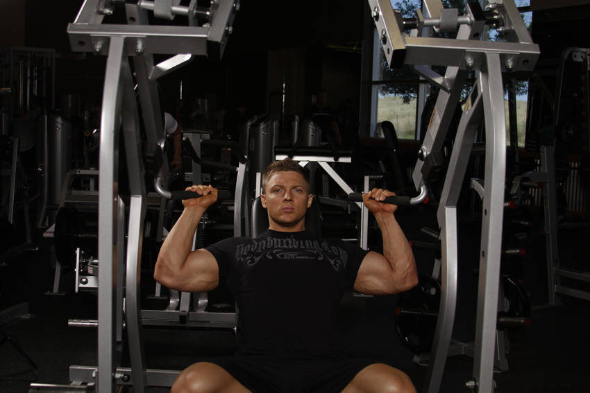 Leverage Shoulder Press — start position