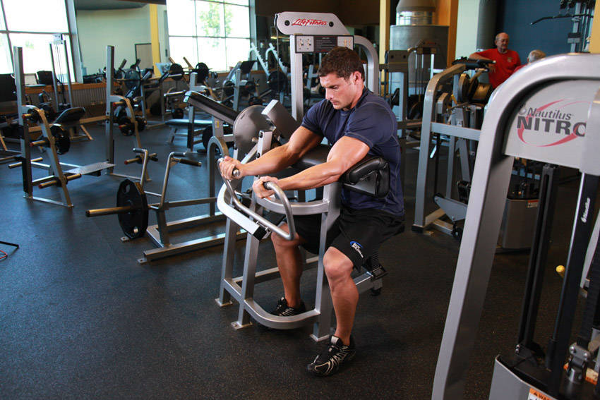 Machine Preacher Curls — start position