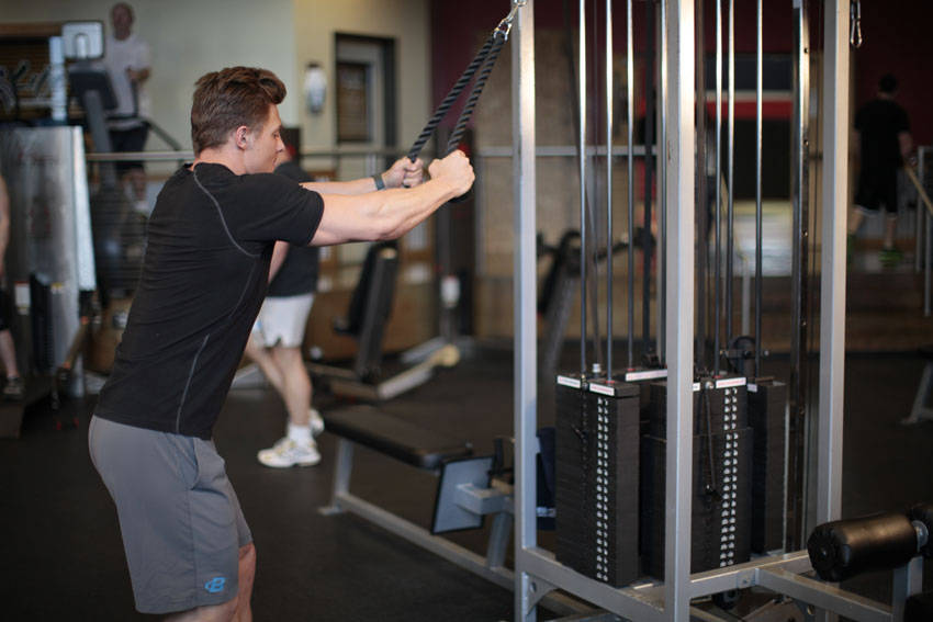 Rope Straight-Arm Pulldown — start position