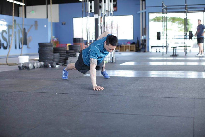 Single-Arm Push-Up — end position