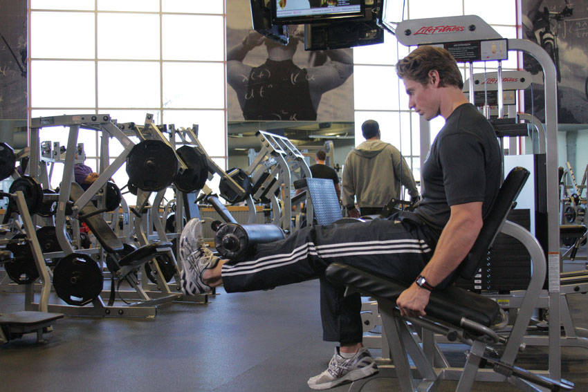 Single-Leg Leg Extension — end position