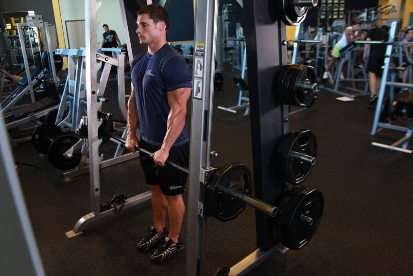 Smith Machine Upright Row — start position