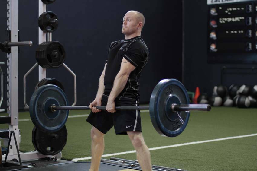 Sumo Deadlift — end position