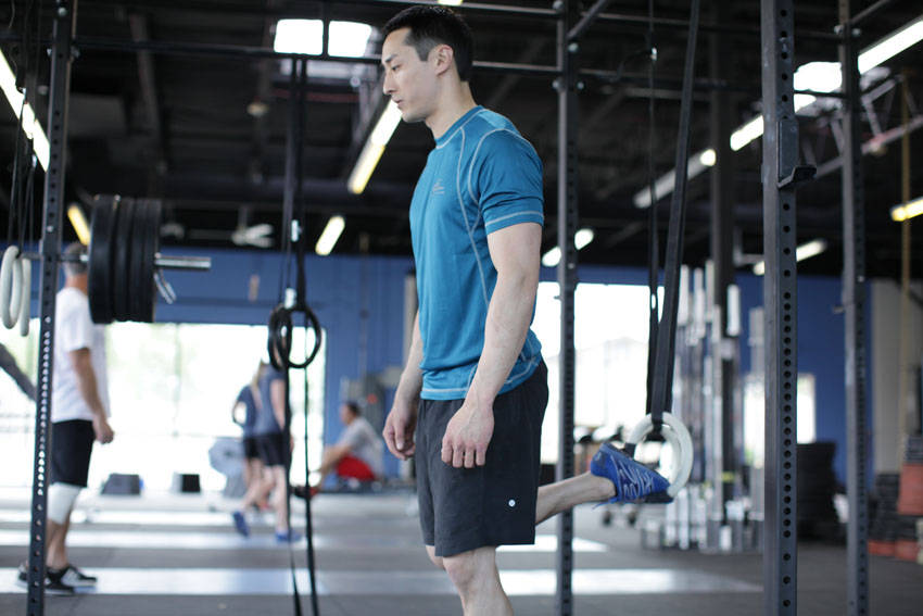 Suspended Split Squat — start position