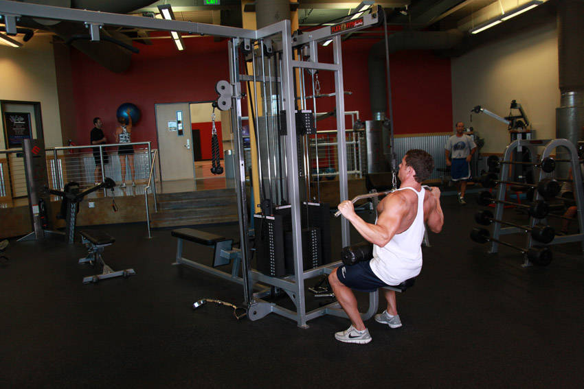 Lat Pulldown — end position